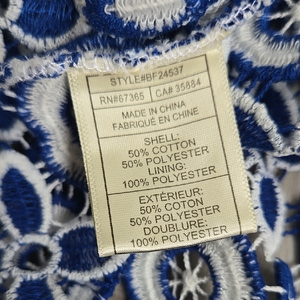 BB Dakota Navy and White Floral Lace Tank Top - Picture 7 of 8